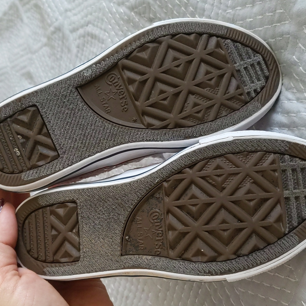 Girls Converse - Picture 5 of 5